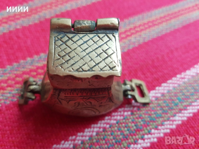 Фишеклък кутийка за евзи 