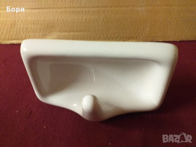 Българска порцеланова закачалка за баня БДС, снимка 2 - Душ кабини и вани - 34543743