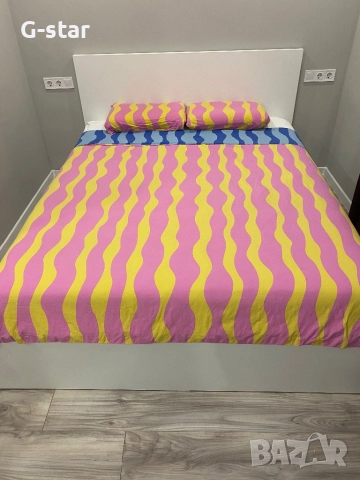 Спалня с матрак, подматрачна рамка и повдигащ механизъм