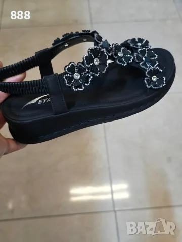 дамски сандали бели и черни