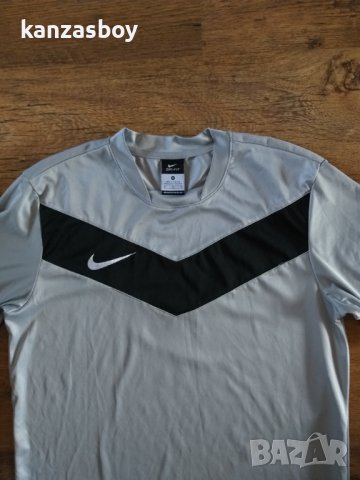 Nike - страхотна мъжка тениска, снимка 2 - Тениски - 42897540