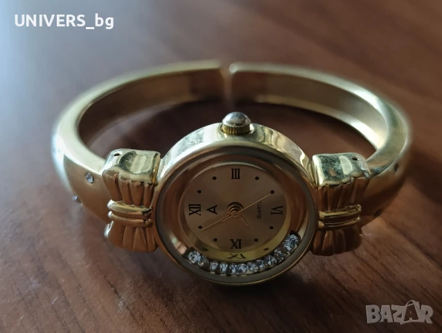 Дамски часовник гривна , снимка 2 - Дамски - 50889459