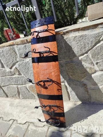Закачалки изработени от дъбови бъчви с ръчно ковани куки , снимка 4 - Декорация за дома - 51188826