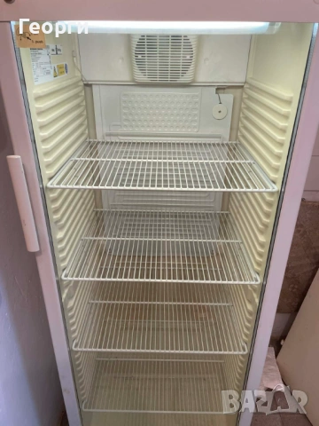 Хладилна витрина Liebherr UKS 3602 – 352L, стъклена врата, професионален хладилник за магазин/бар