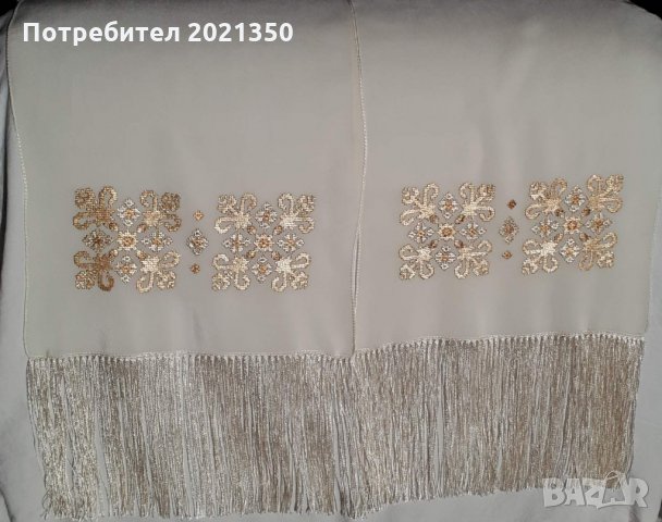 Ръчно бродиран копринен шал / scarf with bulgarian embroidery-по поръчка, снимка 1 - Шалове - 30946669