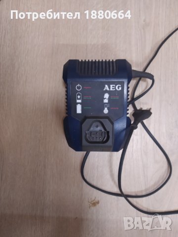 Зарядно AEG 12 волта, снимка 1 - Винтоверти - 37108322