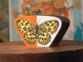 Ръчно изработен и изрисуван салфетник "Пеперуда".