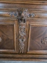 Елегантен дъбов шкаф с дърворезба , снимка 2