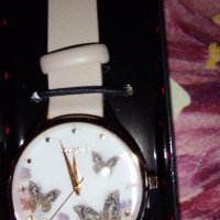 Продавам  дамски часовник на Avon , снимка 1 - Дамски - 38222320
