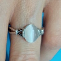Ефектен сребърен пръстен лунен камък , снимка 2 - Пръстени - 17369466