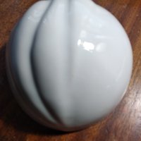 Стенна ваза финна бяла керамика, снимка 1 - Вази - 42839860