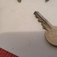 Патронник със секретни ключове 70 мм (68 мм)   равностранен, снимка 5 - Входни врати - 35010785
