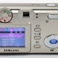 Фотоапарат Samsung Digimax 430, 4 мегапиксела, с алкални батерии тип АА, 1 GB SD карта и калъф, снимка 2 - Фотоапарати - 14940933