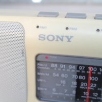 Радио ''Sony ICF-880L'', снимка 4 - Радиокасетофони, транзистори - 42880181