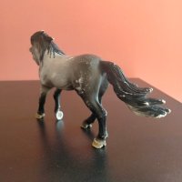 Колекционерска фигурка Schleich Кон Andalusian Stallion Grey Horse 2005 13607 , снимка 9 - Колекции - 42380636