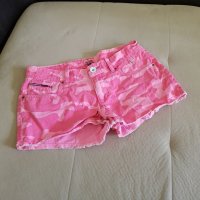 Original Vintage TOMMY HILFIGER Camo Pink Pattern Denim Shorts, снимка 2 - Къси панталони и бермуди - 38457228