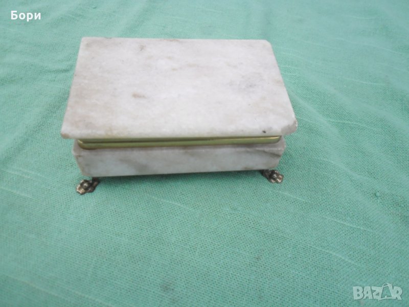 Мраморна кутия с метален обков, снимка 1