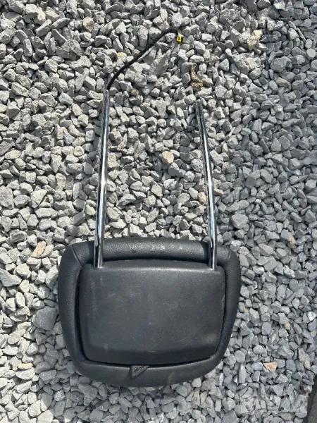 Подглавник за седалка на Мерцедес Ц класа W204 C class * гръмнал *, снимка 1