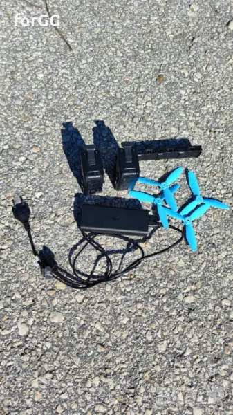 Зарядно и хъб за зареждане на 3 батерии за дрон DJI FPV, снимка 1