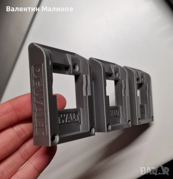 (Holder) Държачи за батерии на Dewalt и Makita, снимка 1