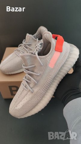 Нови Оригинални Обувки Adidas Yeezy Boost Размер 44 2/3 изключително удобни маратонки , снимка 3 - Спортни обувки - 40430235