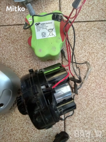 Акумулаторна прахосмукачка БОШ-за части, снимка 5 - Прахосмукачки - 52546471
