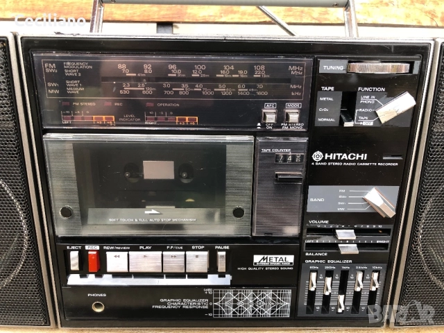 Радиокасетофон BOOMBOX! – HITACHI TRK-9300W(Japan), снимка 3 - Радиокасетофони, транзистори - 52884176