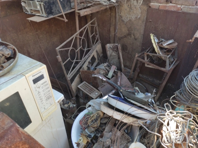 Изчистване на стари уреди железа ламарини за скрап от дворове обекти офиси апартаменти 