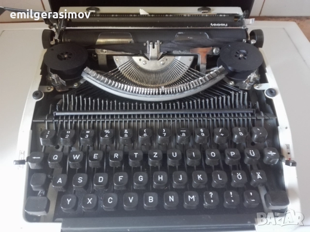 Микроскоп , пишеща машина и мелница за кафе., снимка 10 - Други стоки за дома - 50492201