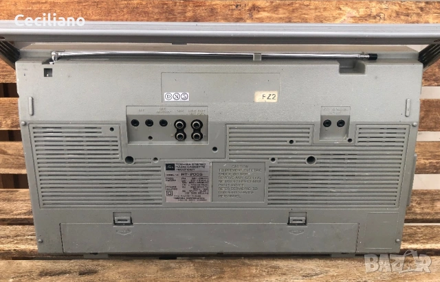 Радиокасетофон Toshiba RT-200S, снимка 7 - Радиокасетофони, транзистори - 53003502
