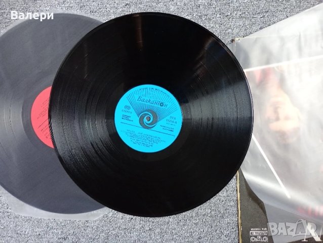 Двойна грамофонна плоча "Queen Greatest hits", снимка 5 - Грамофонни плочи - 51203092