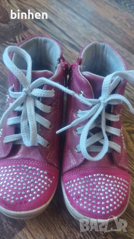 Детски ботички и маратонки Rebook 27 номер, снимка 4 - Детски обувки - 38596315