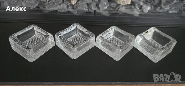 Винтидж комплект от 4 стъклени пепелника Pukeberg Sweden в оригинална кутия, средата на века