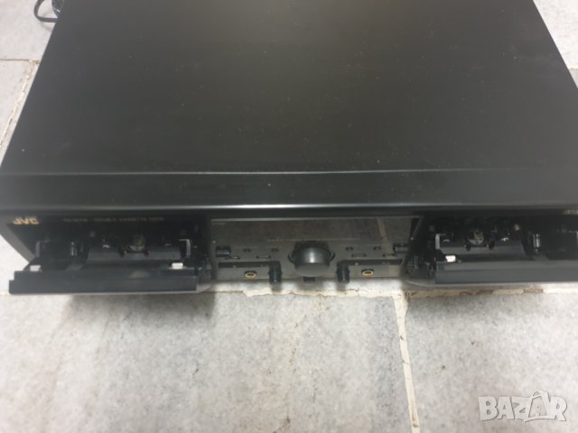 Страхотен двукасетъчен дек JVC TD-W718 В много добро състояние. Работи без забележки. Made in Malays, снимка 3 - Декове - 36829755