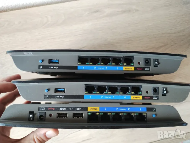 3 броя рутери Linksys , снимка 6 - Рутери - 56107580