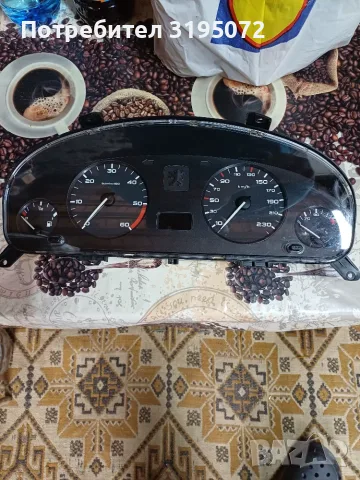Продавам часовник ,пласмасата с въздухоотводите  и километраж за пежо 406, снимка 9 - Части - 55825890