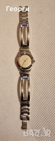 Дамски часовник Swatch , снимка 1 - Други ценни предмети - 40328976