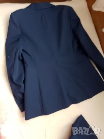 Дамски костюм от габардин, класически модел , снимка 2 - Костюми - 47631344