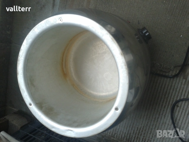 голям съд за греене храна,динамо ток,стойки със стяги,стари рибарски макари, снимка 3 - Други стоки за дома - 52423720