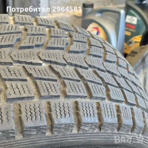 Зимни гуми за джип Dunlop 225 60 18 , снимка 2 - Гуми и джанти - 51806618