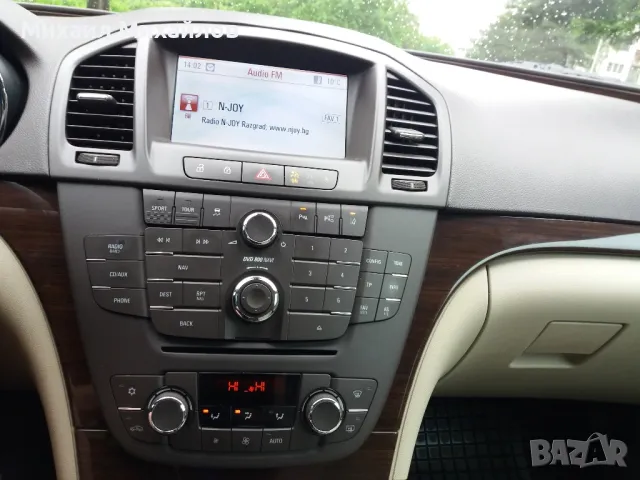 Opel Insignia 2.0 CDTI 4x4, снимка 10 - Автомобили и джипове - 50112206