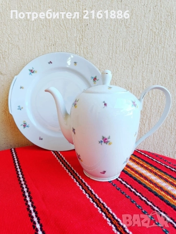 Чайник и кръгло плато на Kahla 