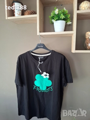 нова тениска