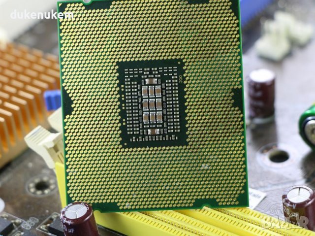 CPU Intel Xeon E5-2640 2.5 GHz Six Core Процесор 15M 95W Socket LGA 2011, снимка 2 - Процесори - 39000649