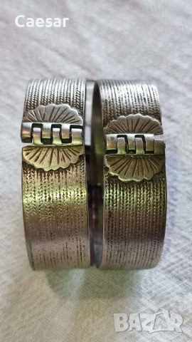 Старинен комплект възрожденски сребърни гривни , снимка 3 - Антикварни и старинни предмети - 52084685