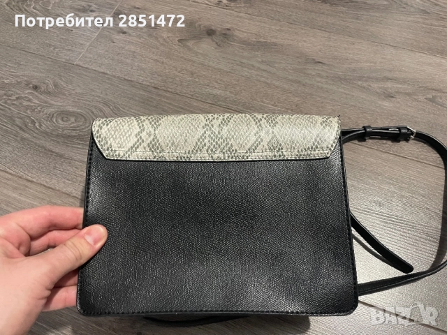 Дамска чанта Guess, снимка 2 - Чанти - 52854300