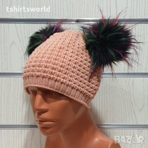Нова зимна розова дамска шапка с 2 цветни помпона/пуха , снимка 1 - Шапки - 30961836