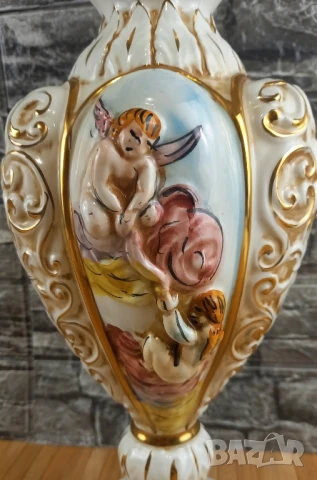 Порцеланова ваза Capodimonte, снимка 5 - Вази - 51277562