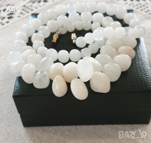 Нежно колие  от естествени камъни