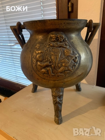 Масивен бронз, ръчна отливка – 10 кг – антикварен триножник